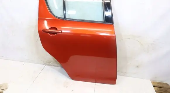 Suzuki Swift I Rear door