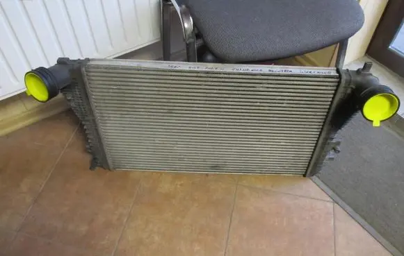 Volkswagen Golf V Intercooler radiator 1K0145803M