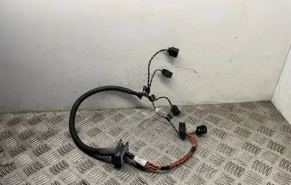 BMW 3 E90 E91 Fuel injector wires 8507799