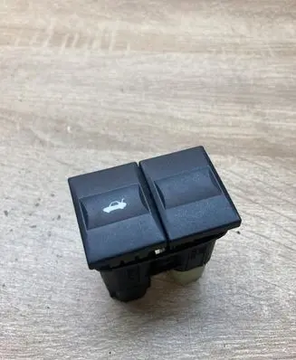 Ford Mondeo Mk III Tailgate opening switch 1S7T19B514AA