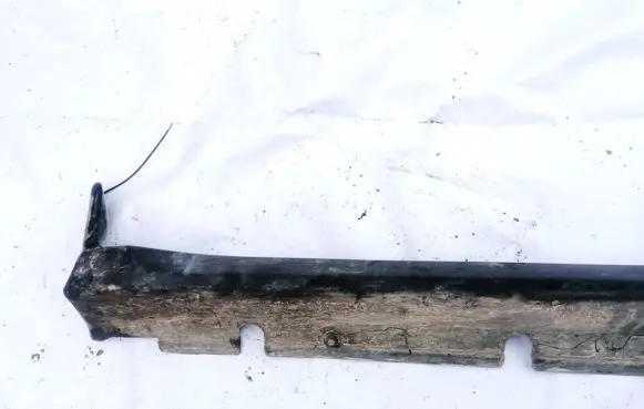 Mitsubishi Carisma Sill