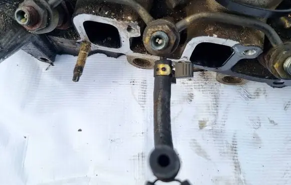 Opel Astra F Fuel injector