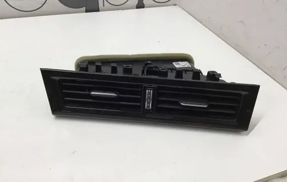 Volkswagen Touareg III Dash center air vent grill 761858417