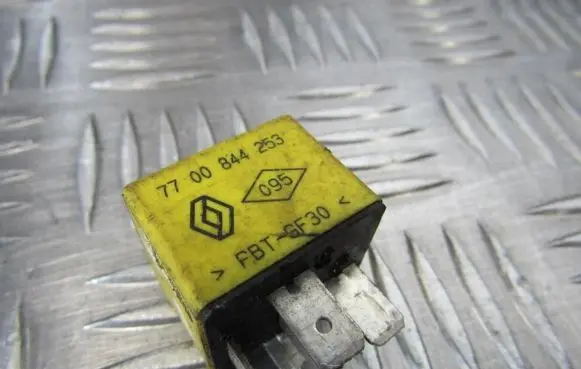 Renault Megane II Other relay 7700844253