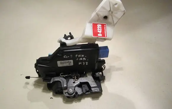 Volkswagen Golf V Rear door lock 7L0839016D