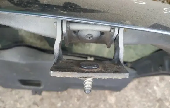 Citroen C3 Tailgate/trunk/boot hinge