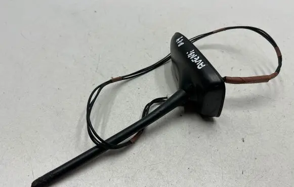 Toyota Avensis T270 Aerial GPS antenna V309075C