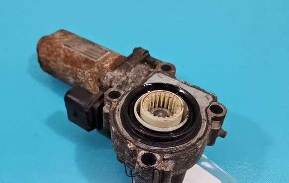 BMW X3 E83 Front gearbox reducer motor 7566250 IMPRK1458376