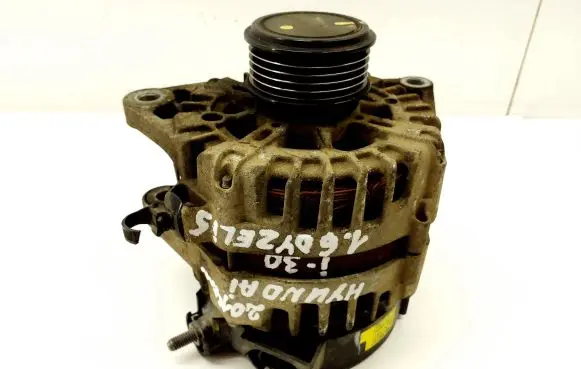 Hyundai i30 Generator/alternator 373002A850 2611067