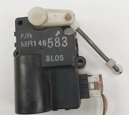 Volvo S40, V40 A/C air flow flap actuator/motor MR146583