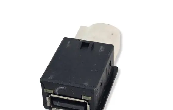 Skoda Octavia Mk3 (5E) USB socket connector 5Q0035726B