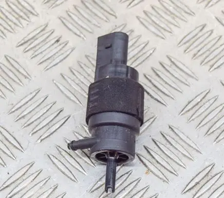 Audi A4 S4 B9 8W Windscreen/windshield washer pump 8K5955647