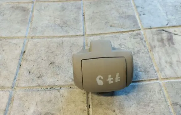 Sun visor clip/hook/bracket