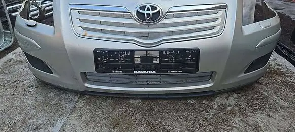 Toyota Avensis T250 Front bumper 