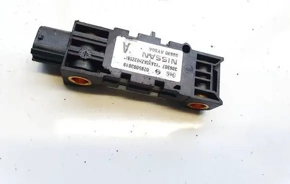 Nissan Note (E11) Airbag deployment crash/impact sensor 985829U00A 0285003060