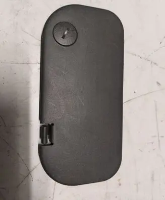 Subaru Legacy Tail light bulb cover holder