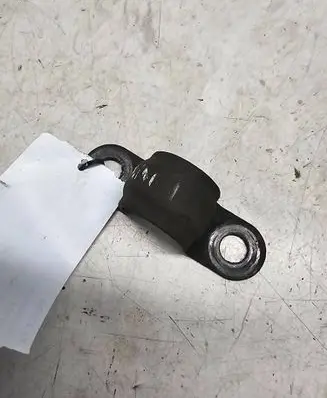 Mini One - Cooper R50 - 53 Sway bar bush bracket, front 