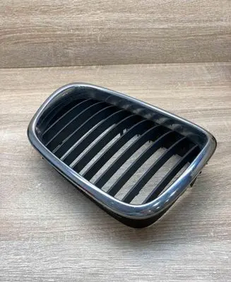 BMW 5 E39 Front bumper upper radiator grill 8159314 8159316