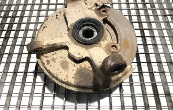 Opel Frontera A Front wheel hub spindle knuckle