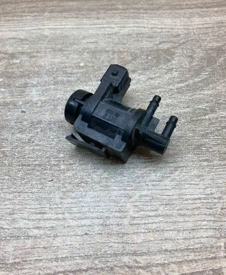 Volkswagen Golf III Turbo solenoid valve 191906283A