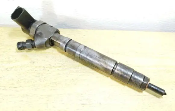 Mercedes-Benz C W203 Fuel injector A6130700687 0445110121
