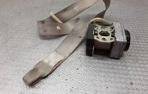 Volkswagen New Beetle Front seatbelt