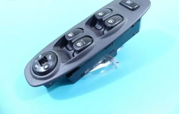 Hyundai Accent Electric window control switch 620W10270 IMPRK1352238