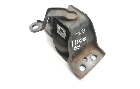 Nissan Tiida C11 Engine mount bracket