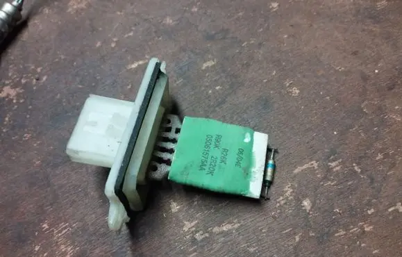 Dodge Durango II Heater blower motor/fan resistor 05061575AA