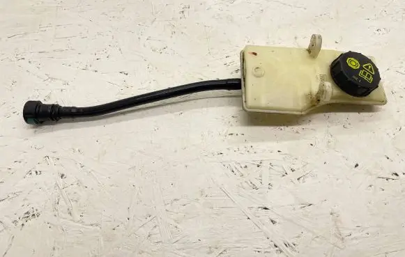 Brake fluid reservoir