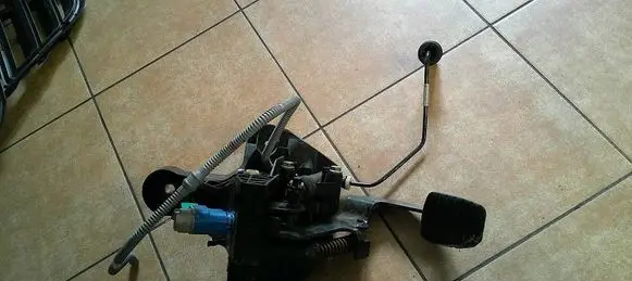 Opel Vivaro Clutch pedal 14017095