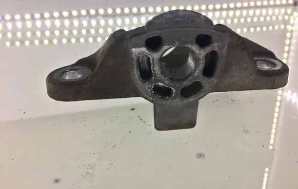 Audi A8 S8 D3 4E Gearbox mounting bracket 4E0399113