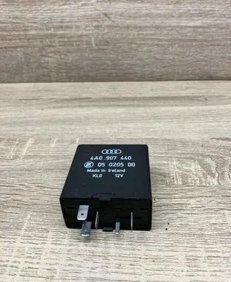Audi A8 S8 D2 4D Other relay 4A0907440 05020500