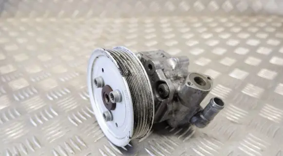 Volkswagen Touareg II Power steering pump 7P0422154B 059145255G