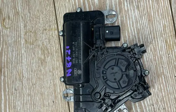 Skoda Kodiaq Tailgate boot lock/latch motor 5TA827887B