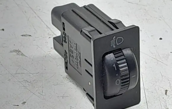 Toyota Corolla Verso E121 Headlight level height control switch