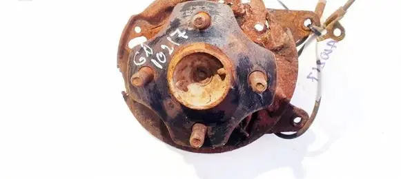 Toyota Yaris Verso Rear wheel hub