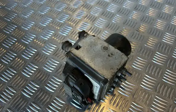 Volkswagen PASSAT B6 ABS Pump 3C0614109C 16431501C 16431601