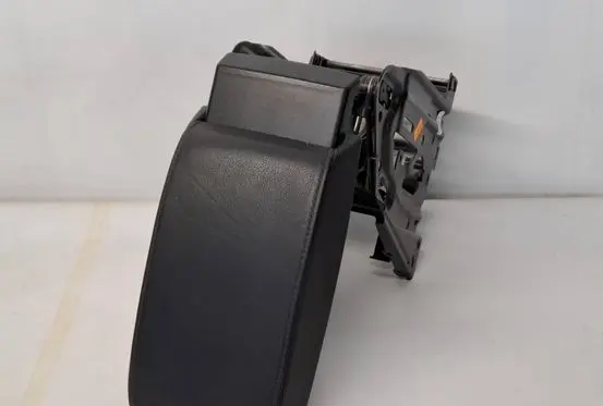 Skoda Octavia Mk2 (1Z) Armrest 1Z0864207A