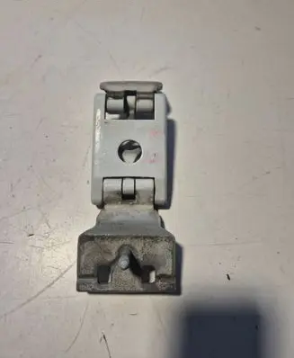 Opel Movano B Loading door lower hinge 844009783R