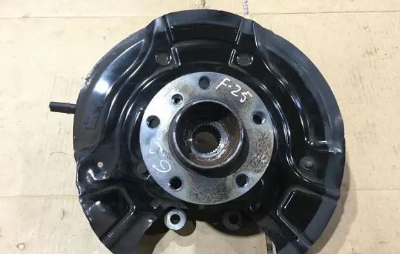 Rear wheel hub