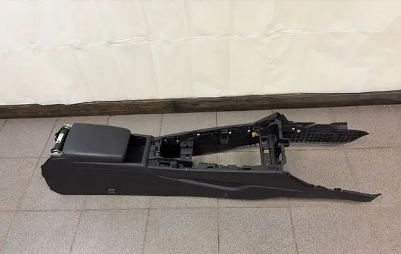 Audi A5 Center console 