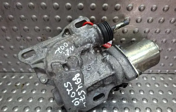 Peugeot 107 Clutch slave cylinder S27624002 8945752010