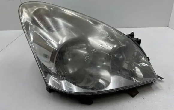 Toyota Corolla Verso AR10 Headlight/headlamp