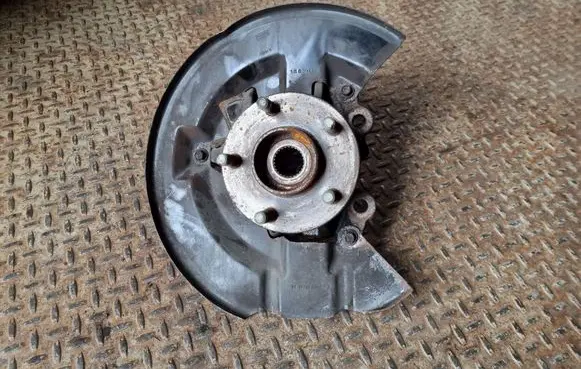 Ford Kuga II Front wheel hub
