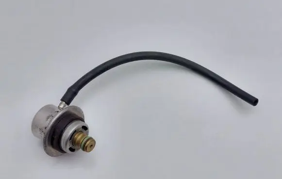 Audi A4 S4 B6 8E 8H Fuel pressure regulator 078133534C 0280160575