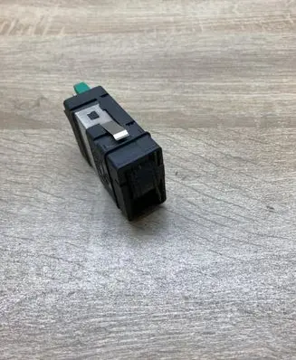 Volkswagen PASSAT B5.5 Seat heating switch 3B0963563A