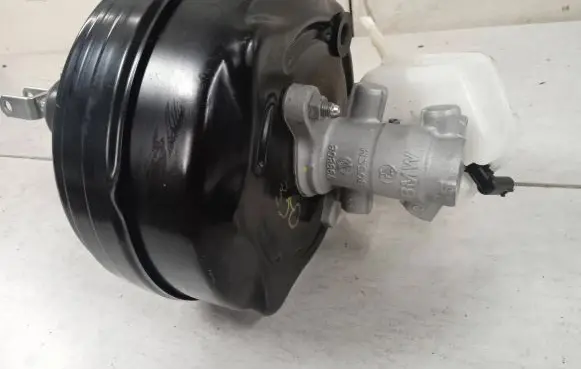 BMW 5 F10 F11 Brake booster 2284896