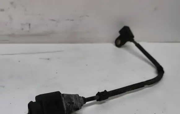 Volkswagen Golf VII Camshaft position sensor 1J0973723 3800