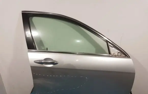 Honda Accord Front door NH623M